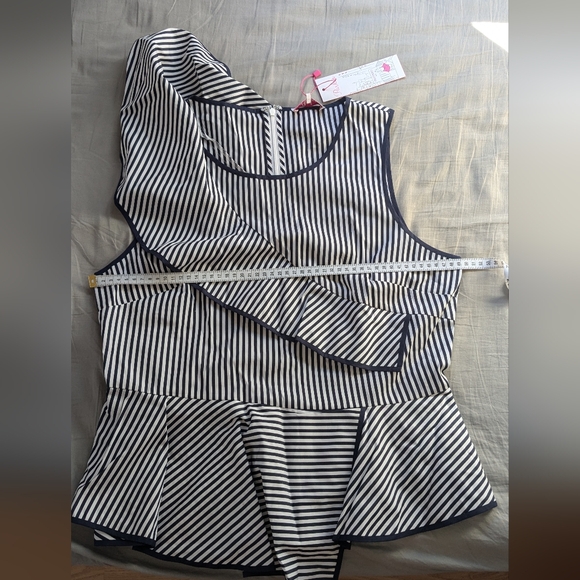 NWT Asymmetrical Parker Sleeveless Top - Picture 7 of 7